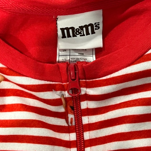 M&M one piece unisex Pajama. New w/o tags. Size small/medium - Picture 5 of 6